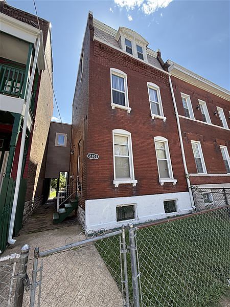1st image of 2306 Farrar St