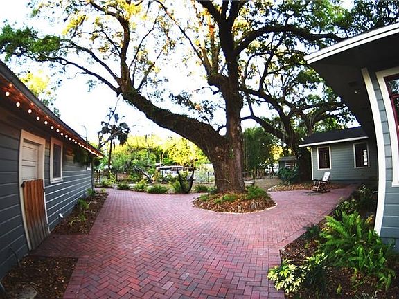 5th image of 1310 E Park Cir