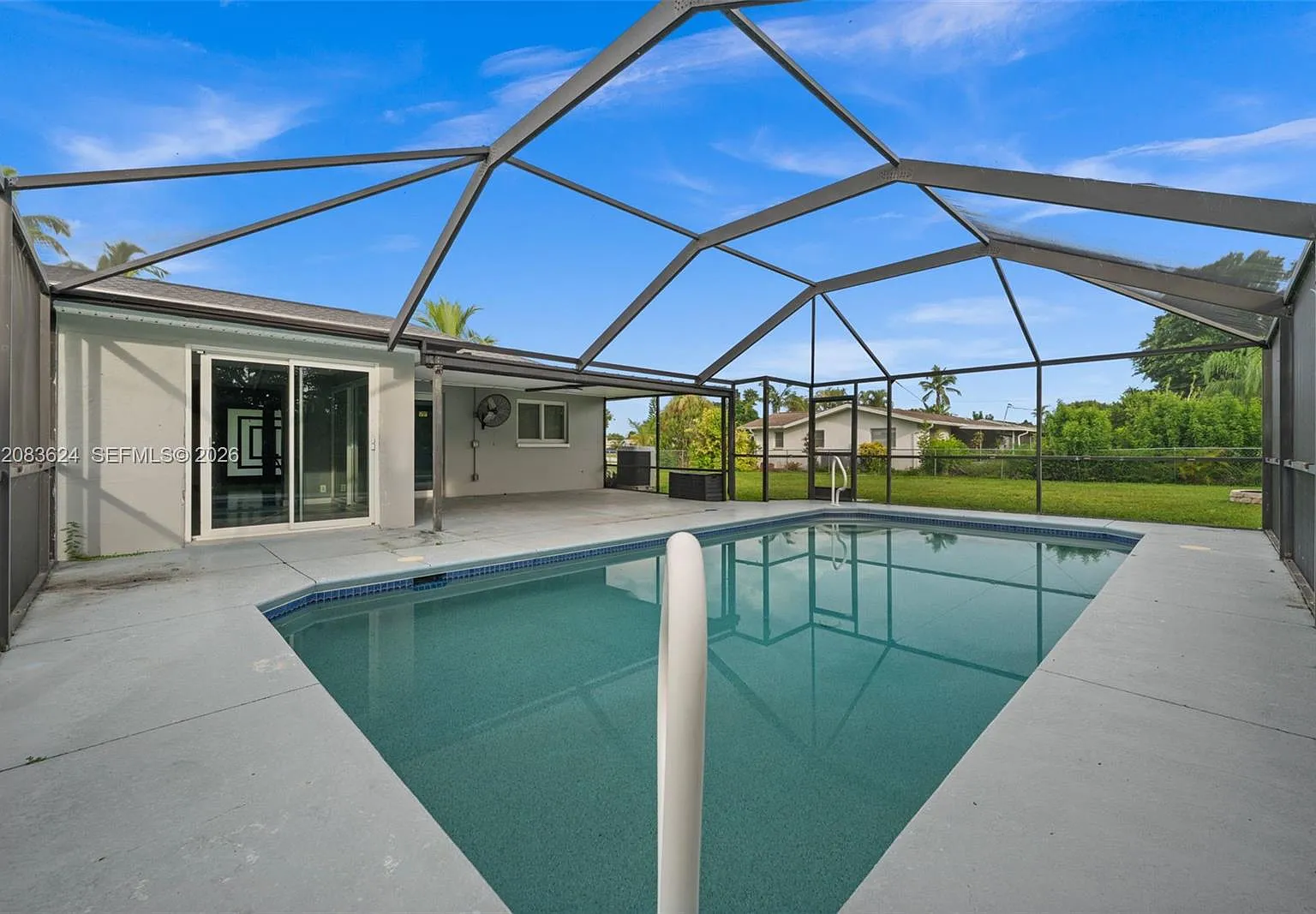 3 bed, 2.0 bath, 1404 sqft, $2,600 — Photo 4