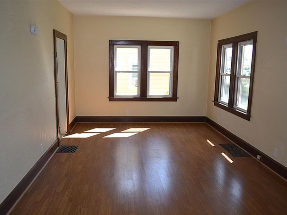 3rd image of 2338 Parmele St