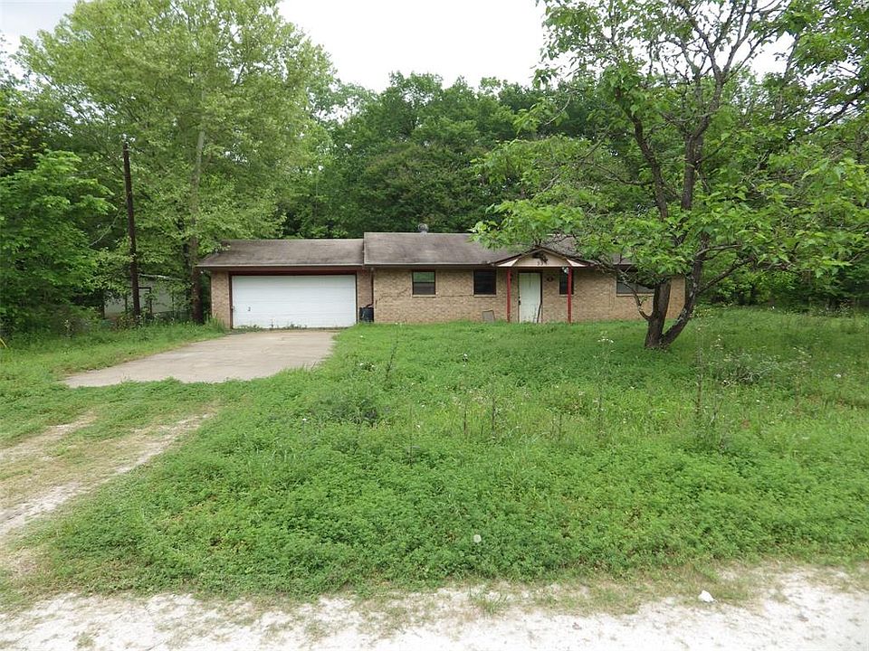 2nd image of 99 Kings Point Rd