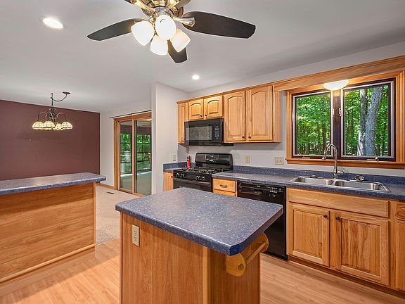 4th image of 2051 Pinewood Dr