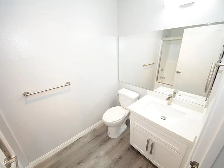 Westchester Manor — Photo 12