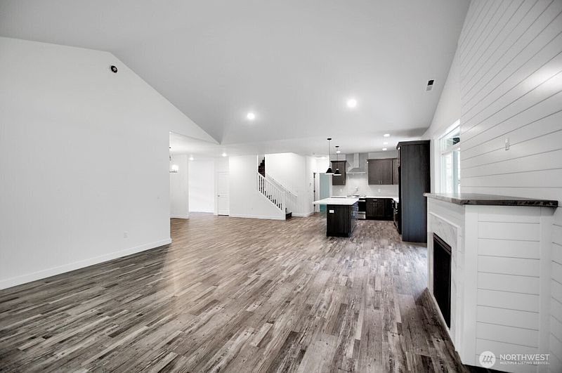 5th image of 800 Barbara Lane