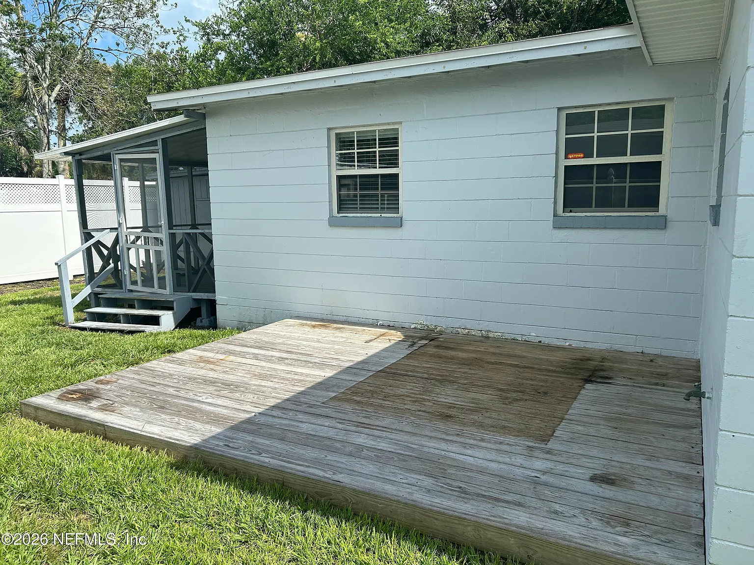 3 bed, 1.0 bath, 975 sqft, $2,300 — Photo 2