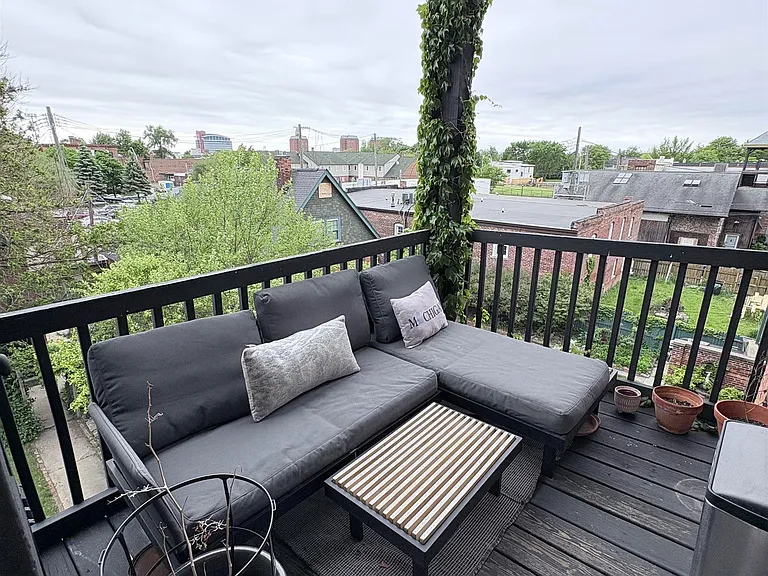 659 W Canfield St #5 — Photo 30