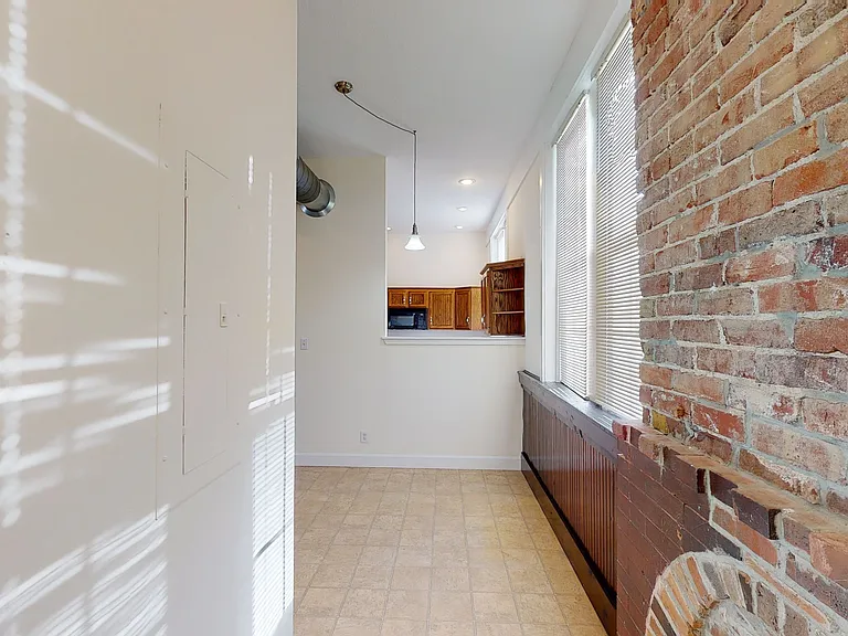320 S 2nd St #D — Photo 4