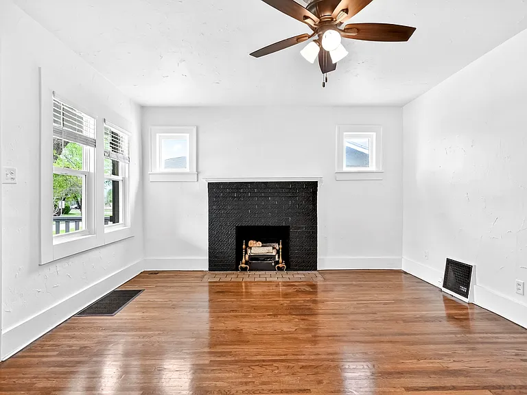 620 S Weller Ave — Photo 8