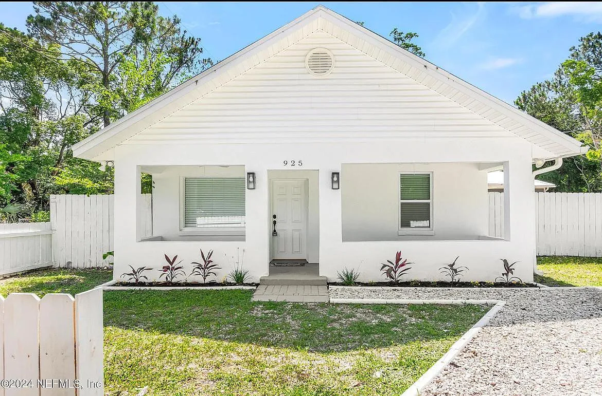 2 bed, 2.5 bath, 725 sqft, $2,000 — Photo 1