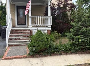 15 Villa Ave, Cranston, RI 02905