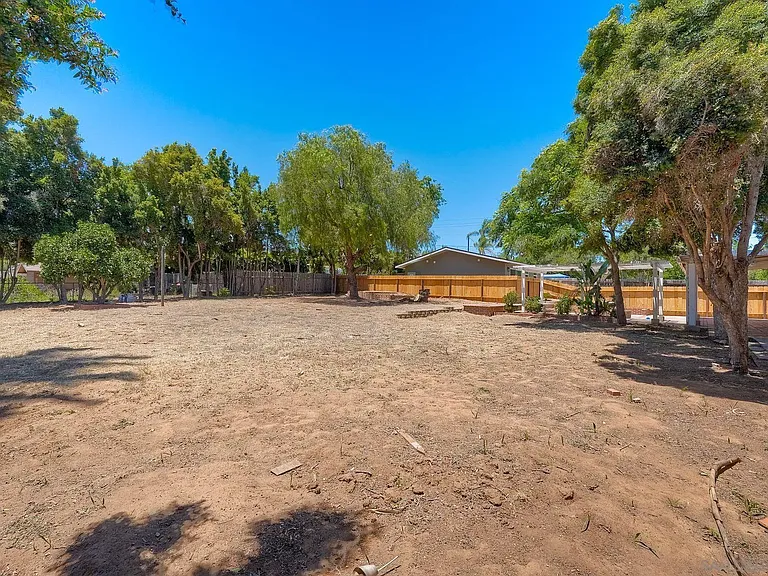 1921 Felicita Rd — Photo 25