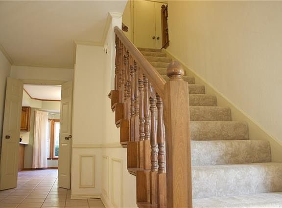 4th image of 927 Thistle Green Ln