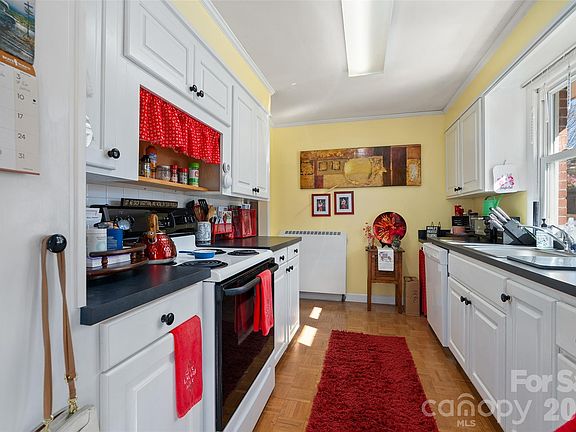 4th image of 152 Tate St