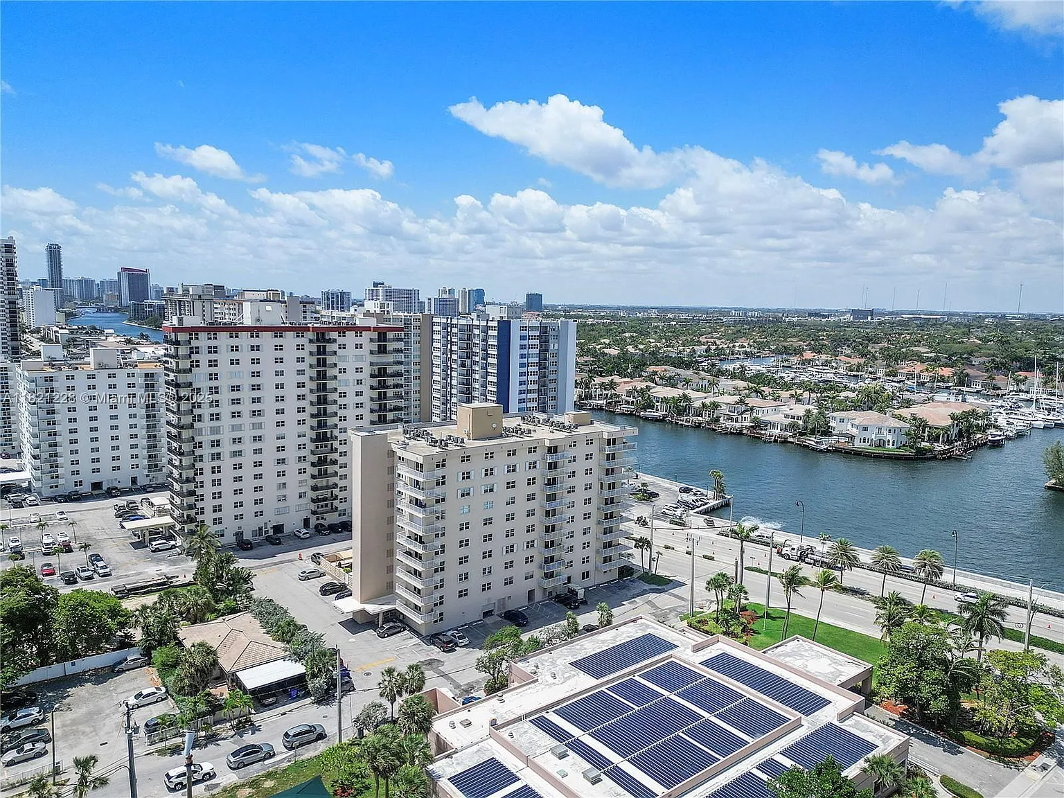 2 bed, 1465 sqft, $3,000 — Photo 1