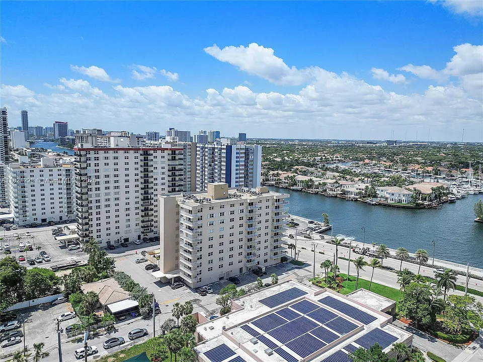 1401 S Ocean Dr #301