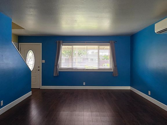 4th image of 137 Anita Ct