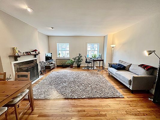 1st image of 326 W 20th St APT 3