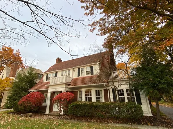 2975 Claremont Rd, Shaker Heights, OH 44122