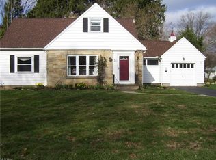 50 Waldorf Dr, Akron, OH 44313