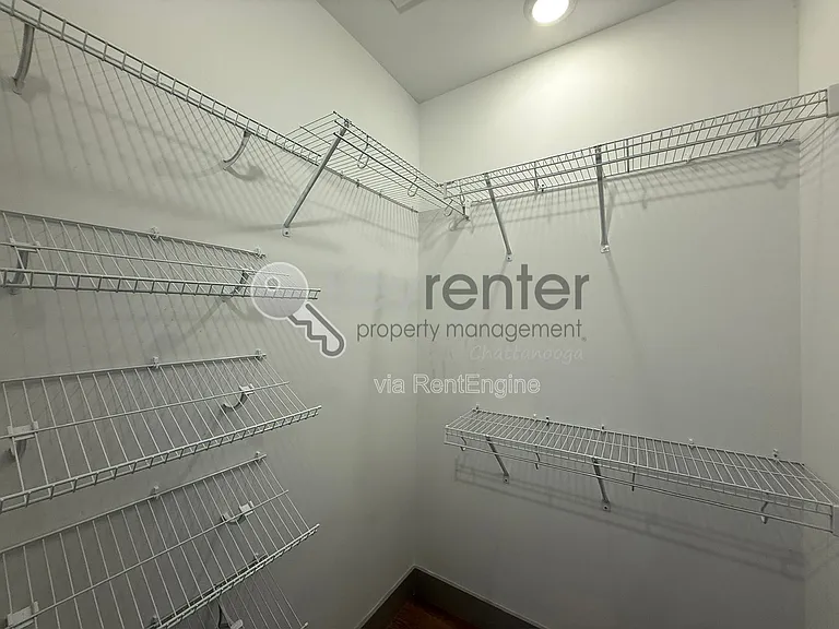 1072 Amelia Ct — Photo 18