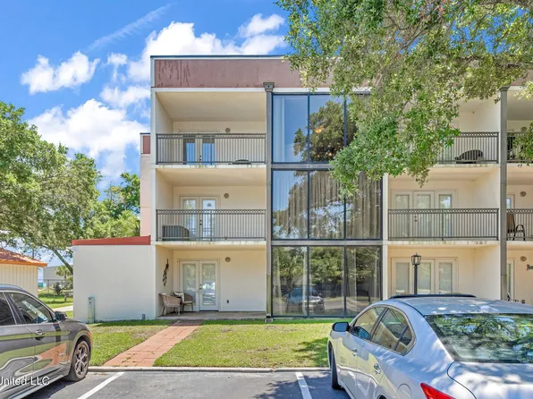 2046 Beach Blvd APT D301, Biloxi, MS 39531