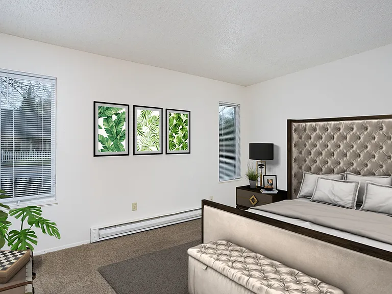Tulip Crest Apartments — Photo 14