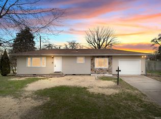 11314 NE Wawasee Dr, Syracuse, IN 46567