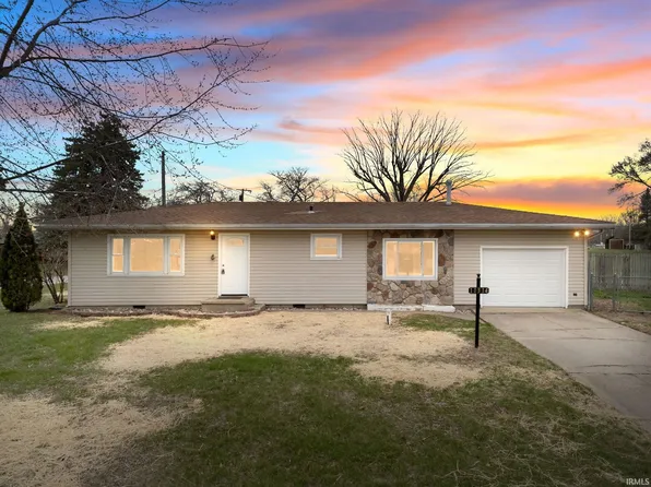 11314 NE Wawasee Dr, Syracuse, IN 46567