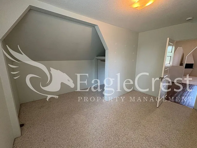 613 Locust St — Photo 39