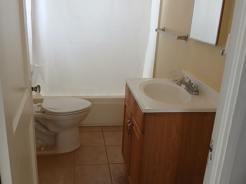 1st image of 2940 E Sheridan St #B