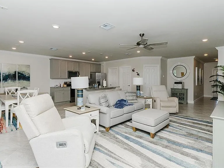 6189 Harmony Dr — Photo 32