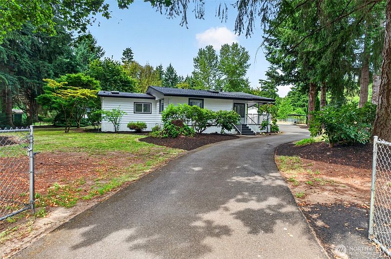 4th image of 15917 Agate Street SE