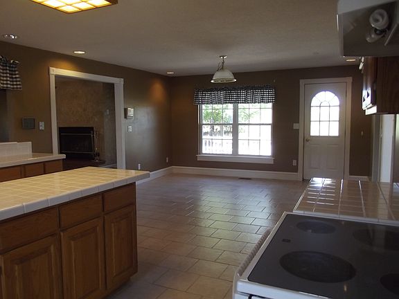 5th image of 35526 Salt River Ln