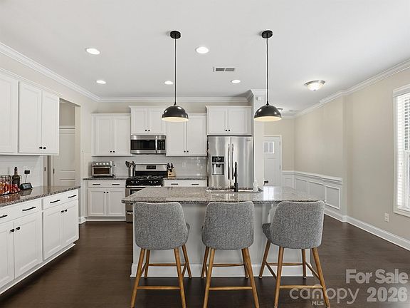 4th image of 6020 Gribble Ln