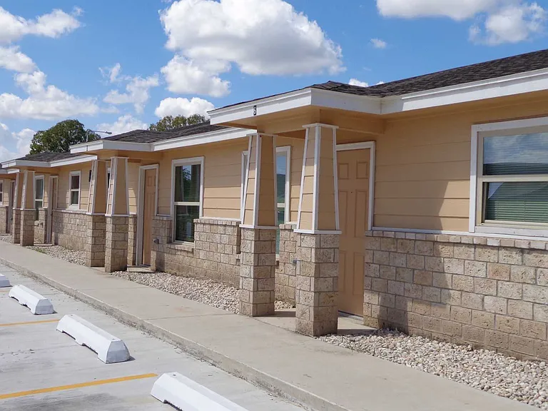 Calli Village Apartments — Photo 12