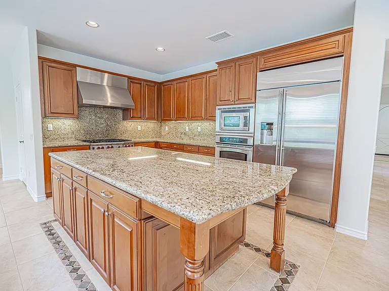 26149 W Shadow Rock Ln — Photo 10