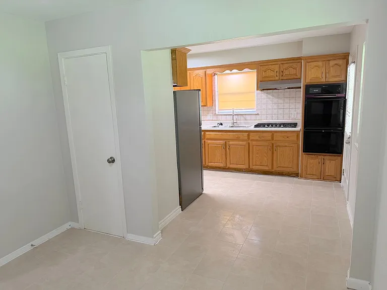 534 Glenvale Dr — Photo 10