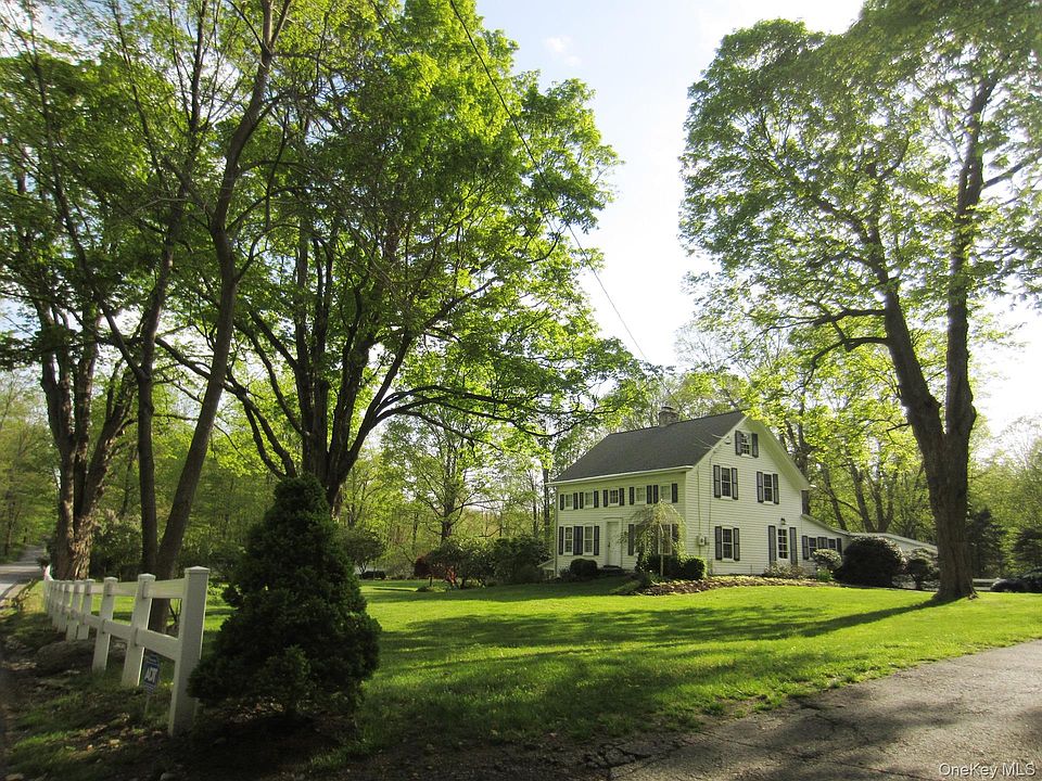 1st image of 521 Barrett Hill Road