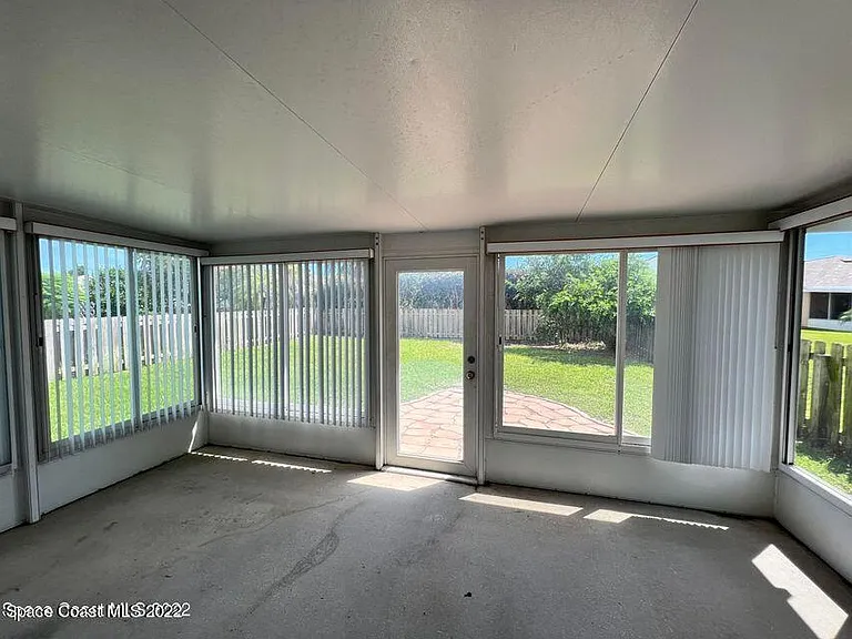 2230 Redwood Cir NE — Photo 19