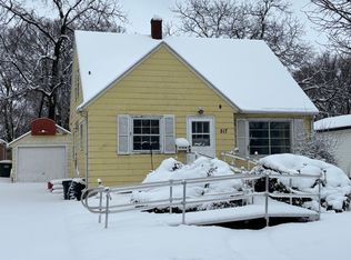 517 9th St NW, Willmar, MN 56201