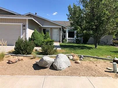 101 Woodlake Ct — Photo 2