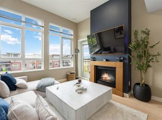 2940 King George Blvd #412, Surrey, BC