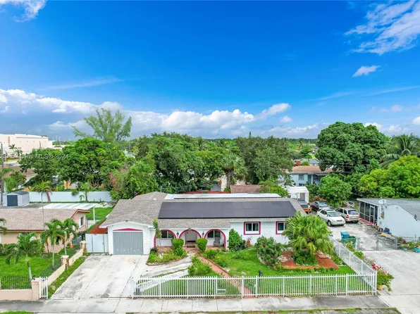 3265 NW 211th St, Miami Gardens, FL 33056