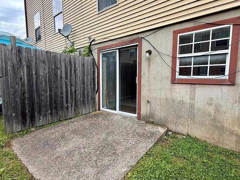 190 Dell St #3 — Photo 18