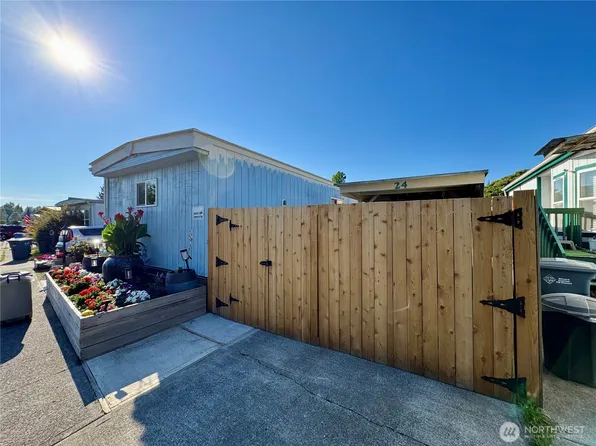 8329 38th Street E #24, Edgewood, WA 98371