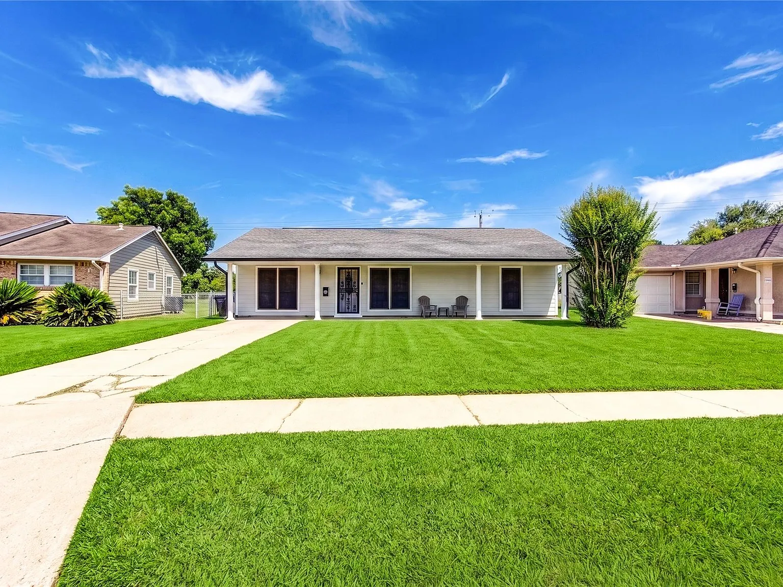 3 bed, 1.0 bath, 1196 sqft, $1,850 — Photo 3