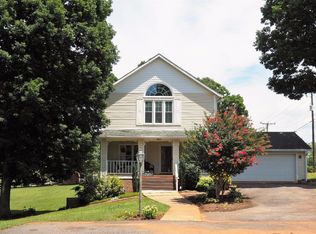 101 Shady Oak Ln, Forest, VA 24551