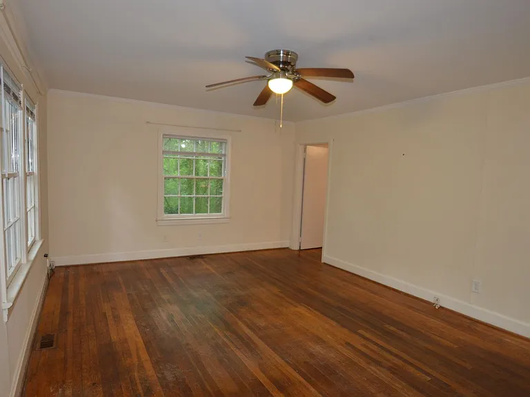 1208 Hillview Rd — Photo 2