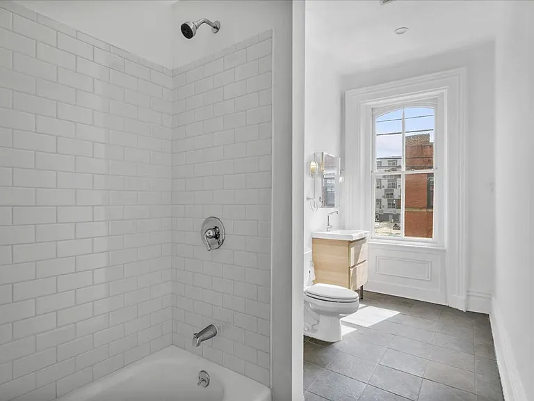 93 43rd St — Photo 11