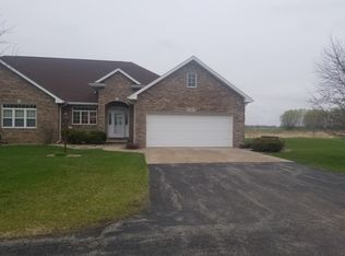 172 Golf Course Dr, Wrightstown, WI 54180